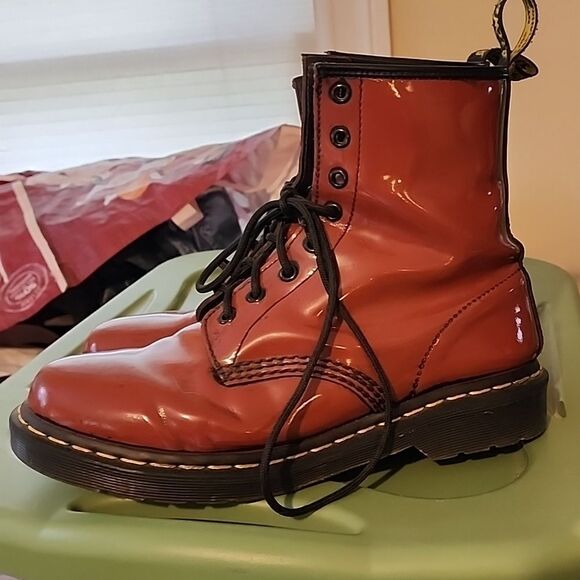 Georgeous Doc Martens the original size 10 boots - Picture 4 of 8